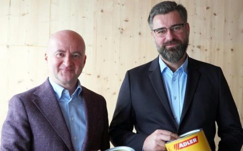 Zmiana na czele ADLER Polska: prezes Tomasz Ściechowski i kierownik działu sprzedaży do klientów przemysłowych Krzysztof Broda (od lewej). Źródło: ADLER.