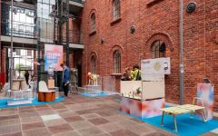 W ub.r. po raz 18. został rozstrzygnięty konkurs dla młodych i początkujących projektantów – make me! Zwycięzców poznaliśmy podczas gali konkursu 20 maja 2025 r., zaś w maju zostali wyłonieni laureaci, których prace można było oglądać na wystawie towarzyszącej konkursowi – make me! 2025 – Laboratorium Innowacji w Centrum Festiwalowym (Art_Inkubator). Fot. HAWA.