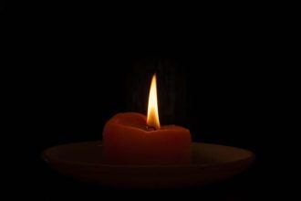 Płonąca świeca.