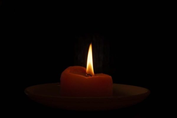Płonąca świeca.