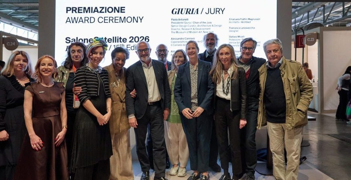 Jury SaloneSatellite Award. Od lewej: Anna Szypulska, Elisa Polesello, Elisabetta Gaiaschi, Francesca Lanzavecchia, Marva Griffin Wilshire, Stefano Micelli, Elia Vismara, Paola Antonelli, Dana Thomas, Aldo Cibic, Emanuela Frattini Magnusson, Alessandro Cannavò, Aldo Colonetti.