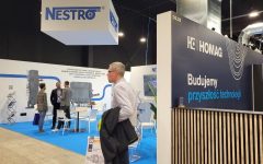 Stoisko firmy Nestro na targach Wood Tech 2026 – prezentacja oferty obejmującej nowoczesne systemy odpylania dla przemysłu drzewnego.