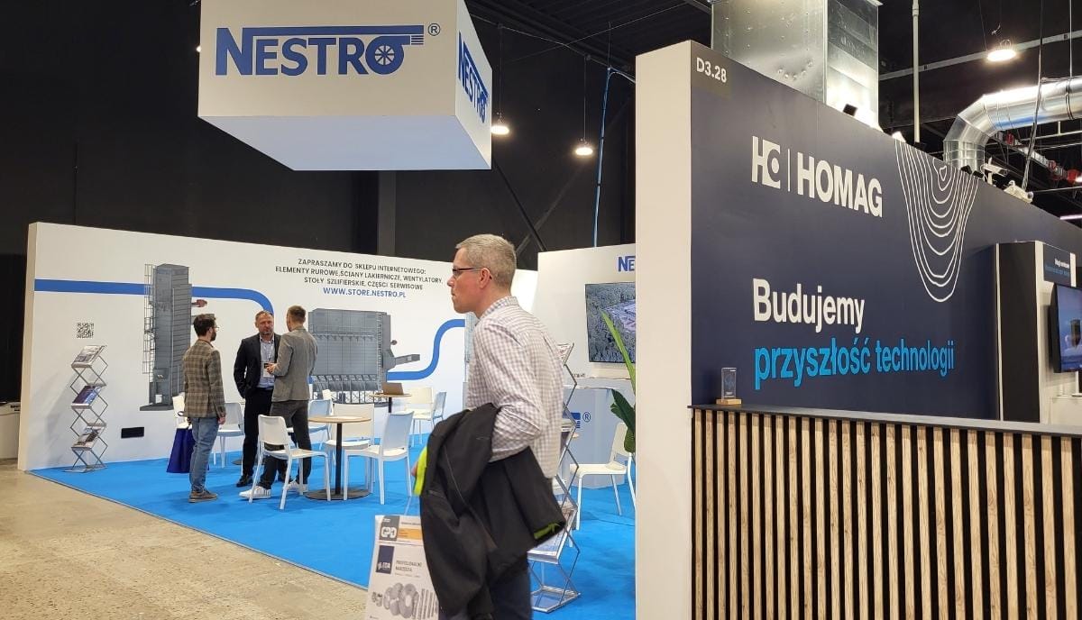 Stoisko firmy Nestro na targach Wood Tech 2026 – prezentacja oferty obejmującej nowoczesne systemy odpylania dla przemysłu drzewnego.