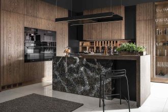 Inwestycja w unikatowość: naturalny rysunek kamienia i forniru w prestiżowej linii Madera marki Halupczok.