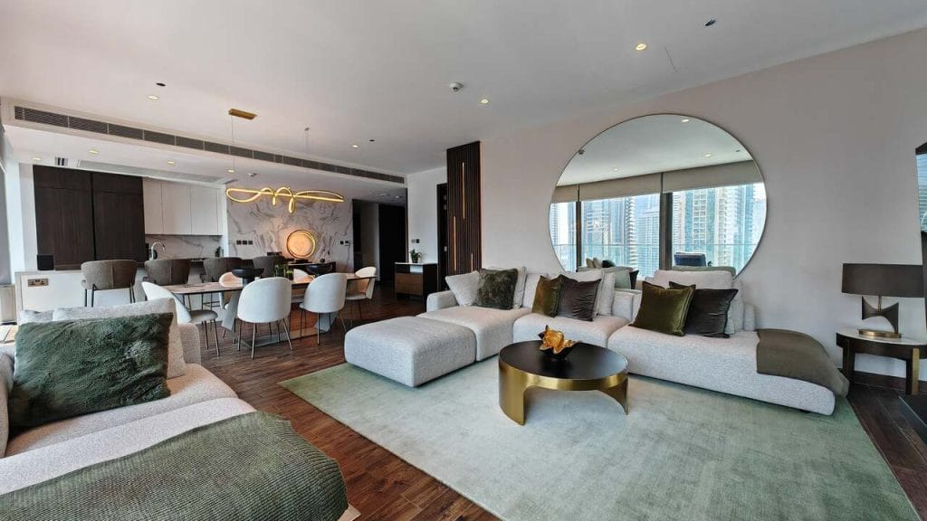 Apartament w Marina Gate Jumeirah Living. Dolnych dwadzieścia pięter budynku to luksusowy hotel, natomiast od 21. piętra w górę znajdują się luksusowe apartamenty.