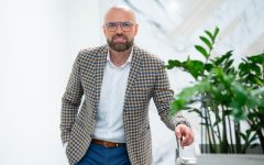 Łukasz Majcher. Źródło: Schattdecor Polska.