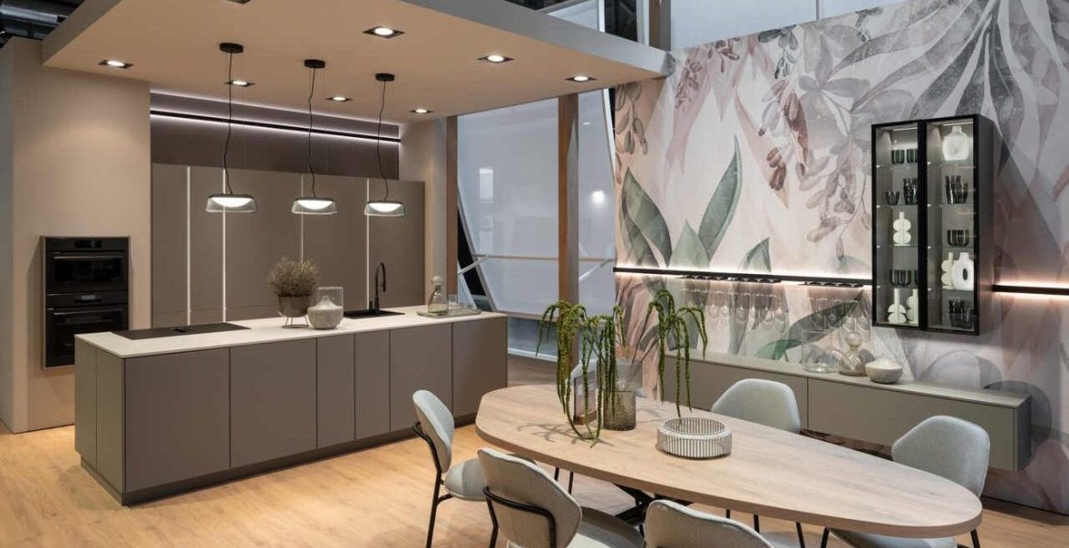 Nobilia łączy technologię z biofilnym designem, wprowadzając zieleń i ekologiczne materiały do nowoczesnej kuchni. Fot. Saverio Lombardi Vallauri / Salone del Mobile.Milano.