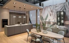 Nobilia łączy technologię z biofilnym designem, wprowadzając zieleń i ekologiczne materiały do nowoczesnej kuchni. Fot. Saverio Lombardi Vallauri / Salone del Mobile.Milano.