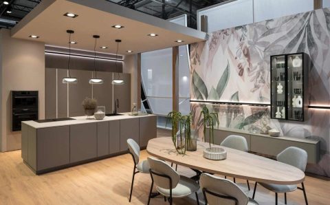 Nobilia łączy technologię z biofilnym designem, wprowadzając zieleń i ekologiczne materiały do nowoczesnej kuchni. Fot. Saverio Lombardi Vallauri / Salone del Mobile.Milano.