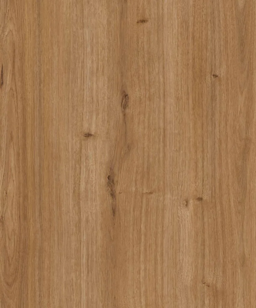 Harvest Oak (Interprint Polska) to współczesna interpretacja dębu o nieco bardziej rustykalnym charakterze. Drobne naturalne akcenty i miękki rysunek sprawiają, że dekor zachowuje naturalność, jednocześnie wpisując się w estetykę nowoczesnych wnętrz.