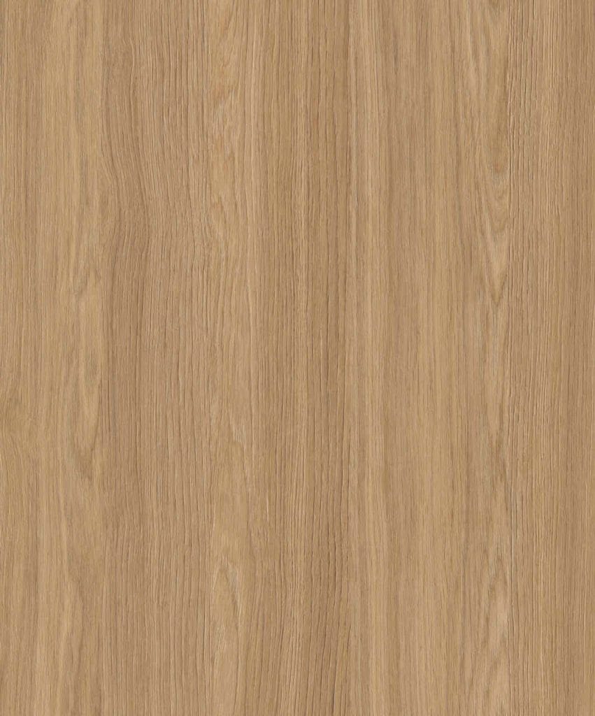 Tamana Oak (Interprint Polska) czerpie inspirację z dębów rosnących we wschodniej Francji, gdzie wolniejszy wzrost drzew przekłada się na zwartą strukturę i delikatny rysunek słojów. Jego ciepły, złocistobrązowy ton i subtelne katedry tworzą dekor o naturalnym i eleganckim charakterze.
