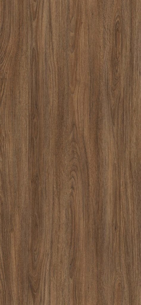 Village Oak firmy Impress Decor Polska to nowoczesna interpretacja naturalnego dębu, łącząca klasyczne usłojenie z ciepłą, zrównoważoną kolorystyką. Jego uniwersalny charakter sprawia, że doskonale odnajduje się zarówno w meblach kuchennych, jak i salonowych czy sypialnianych. To dekor odpowiadający potrzebie projektowania wnętrz, które pozostają aktualne przez wiele lat.