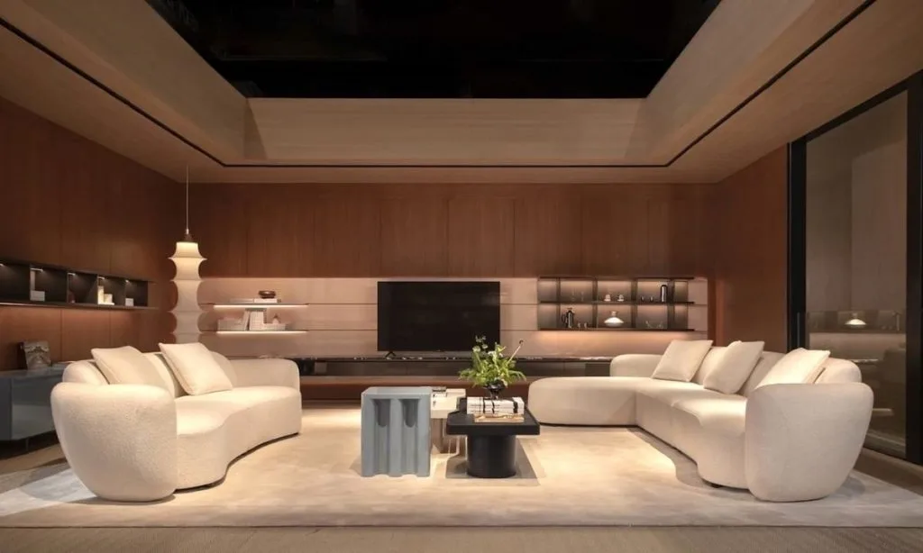 Elegancka aranżacja salonu w stylu Quiet Luxury na stoisku HC28 maison – 58. targi meblowe w Chinach CIFF Shanghai.