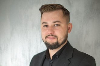 Łukasz Siwik, współwłaściciel Lano Meble, właściciel Tartaku Beata, prezes zarządu Tartaku Tyble oraz właściciel Digital Inspire.