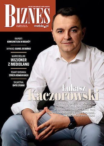 Okładka miesięcznika BIZNES.meble.pl - wydanie wrzesień 2021. Zdjęcie na okładce: Łukasz Kaczorowski, współwłaściciel Fabryki Mebli Wersal.